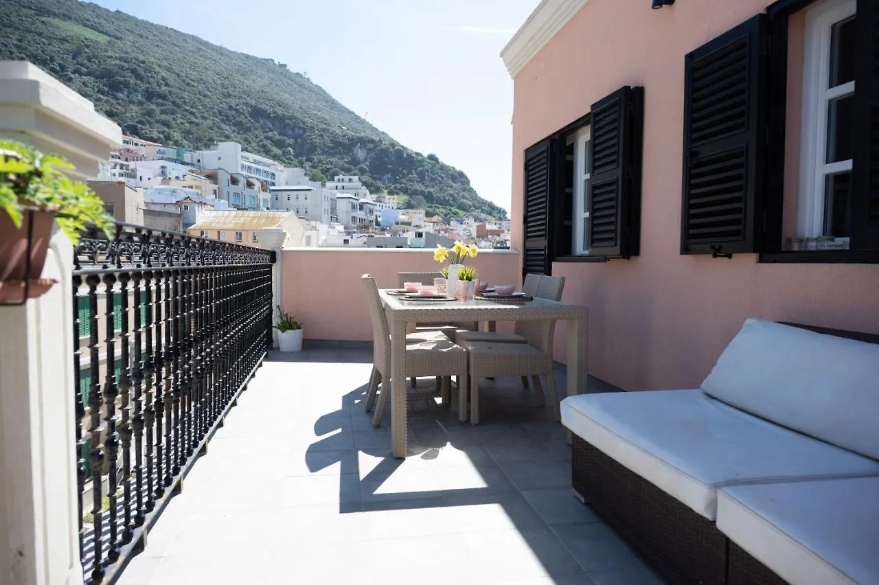 Luxurious Penthouse Studio With Private Terrace - Grand Central House location