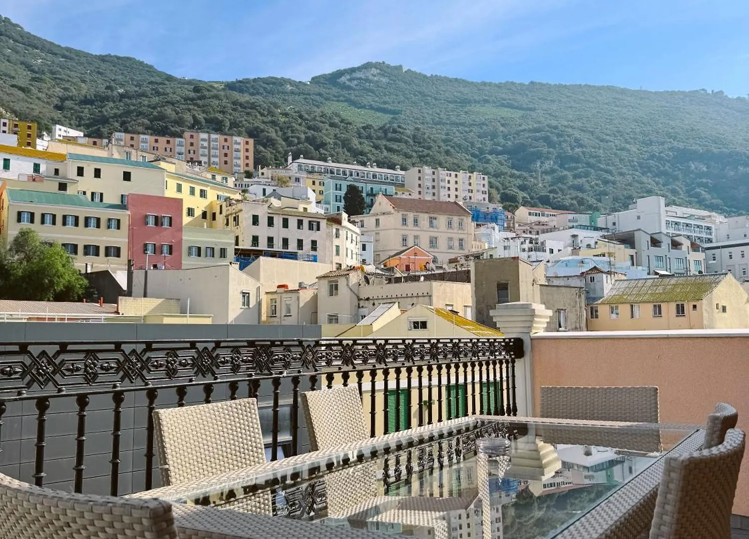 Apartment Luxurious Penthouse Studio With Private Terrace - Grand Central House Gibraltar Gibraltar