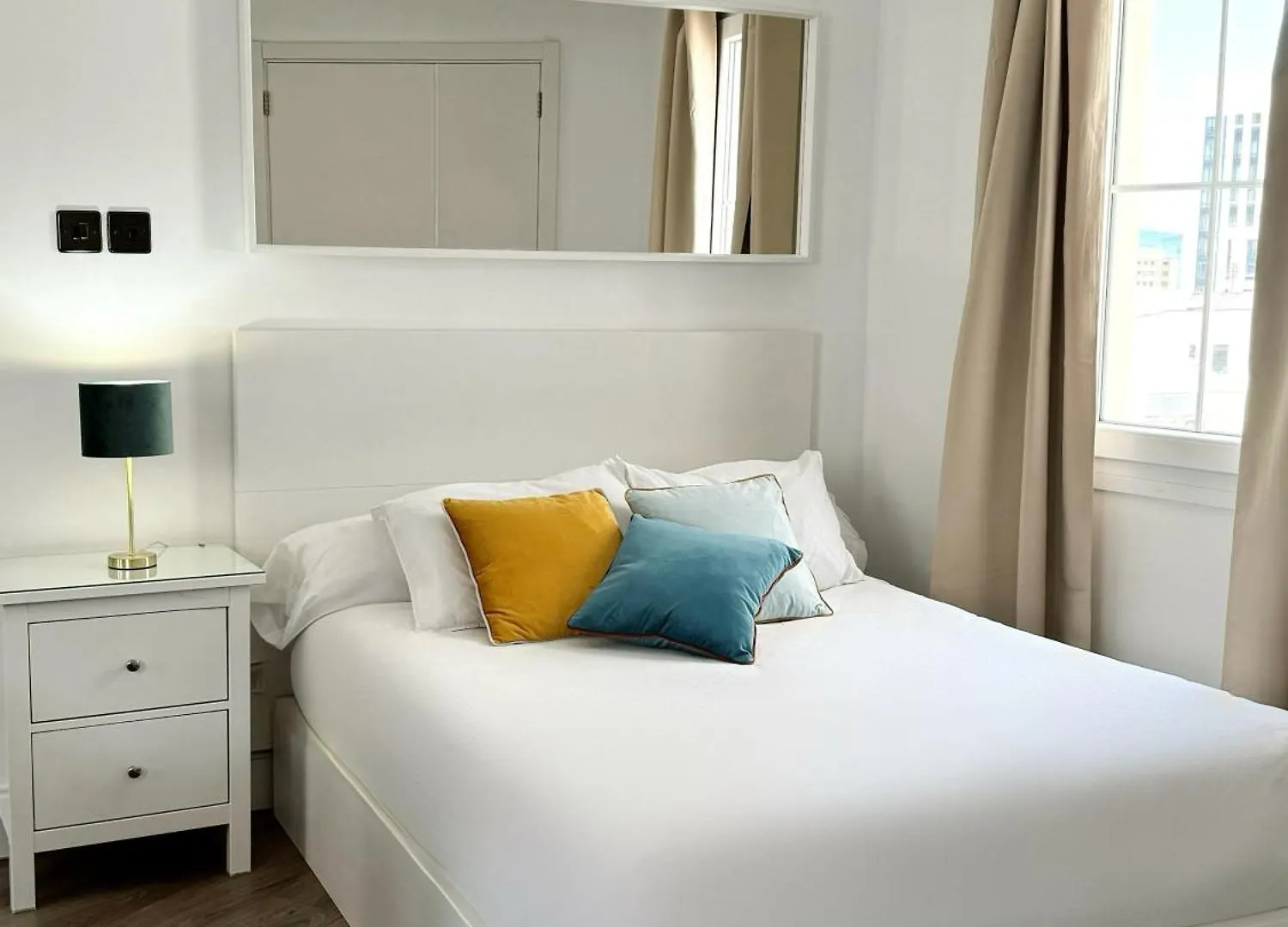 Luxurious Penthouse Studio With Private Terrace - Grand Central House Gibraltar